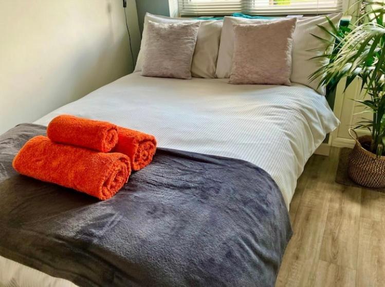 Elkstone Studio Private Hottub Pet Friendly Malvern Esterno foto